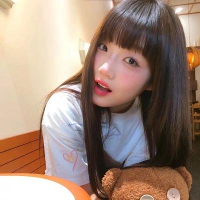 芒果和红色轮椅